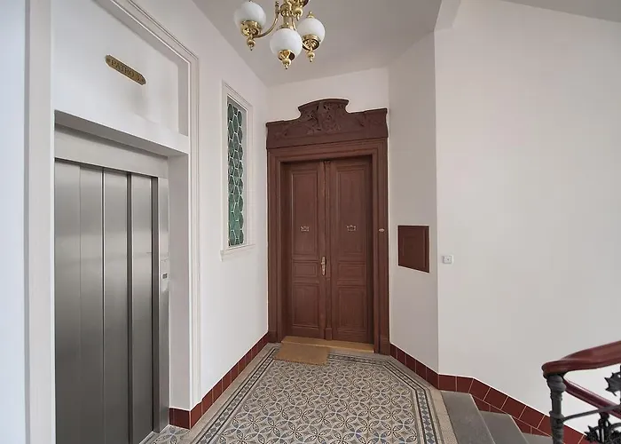 Maiselova 5 Apartment